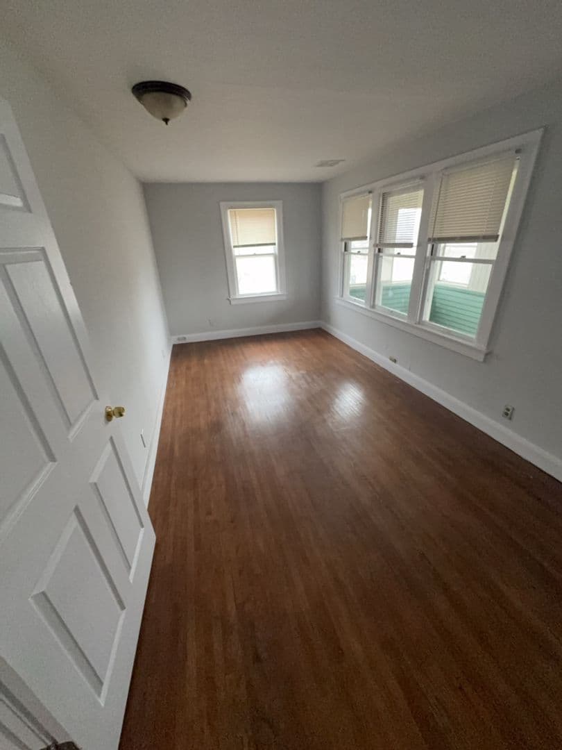 Toledo Apartment: 960 W Delaware Ave