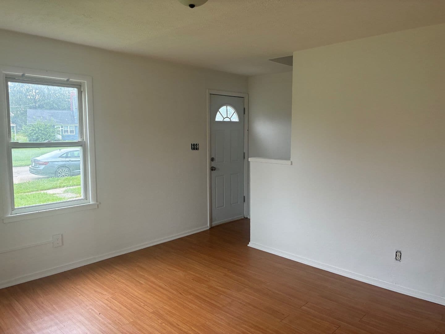 Lorain Apartment: 949-955 South Central Dr
