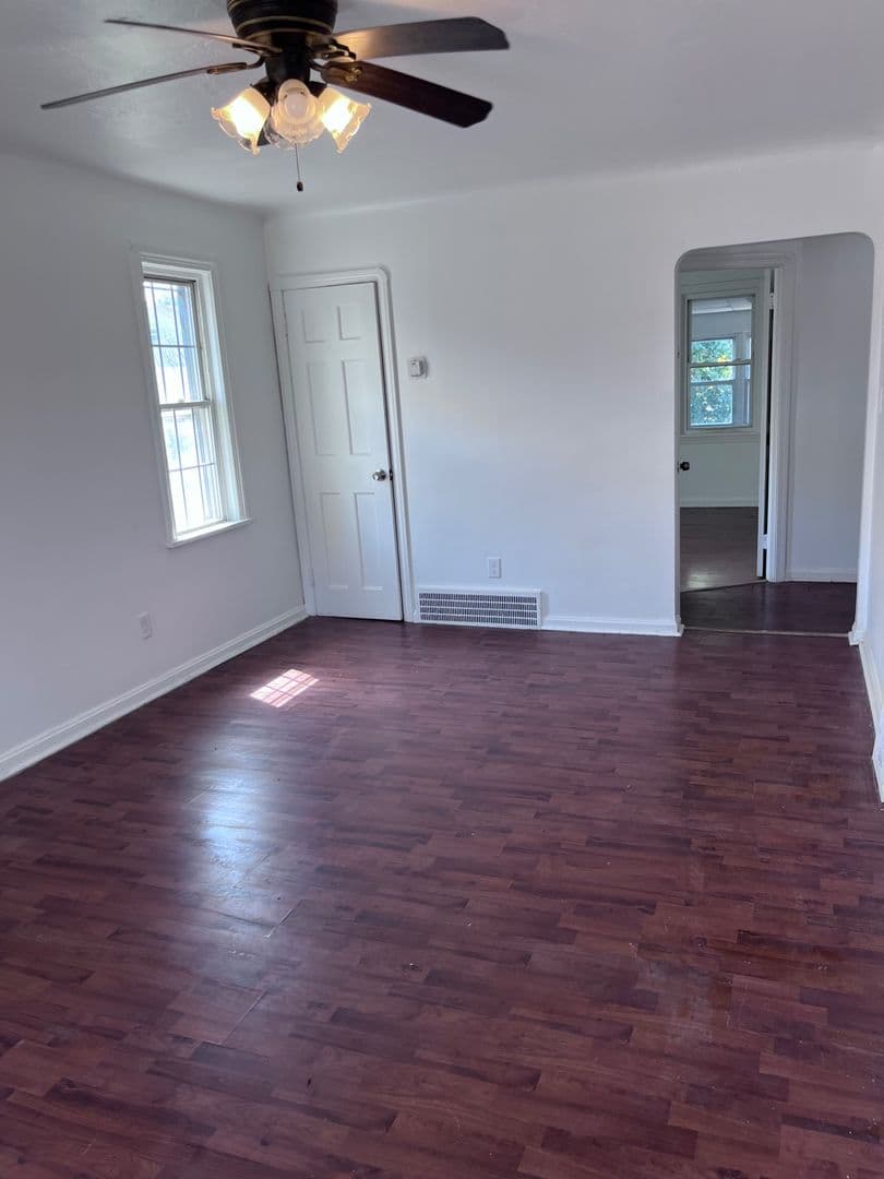 Cleveland Apartment: 3666 W 117th St