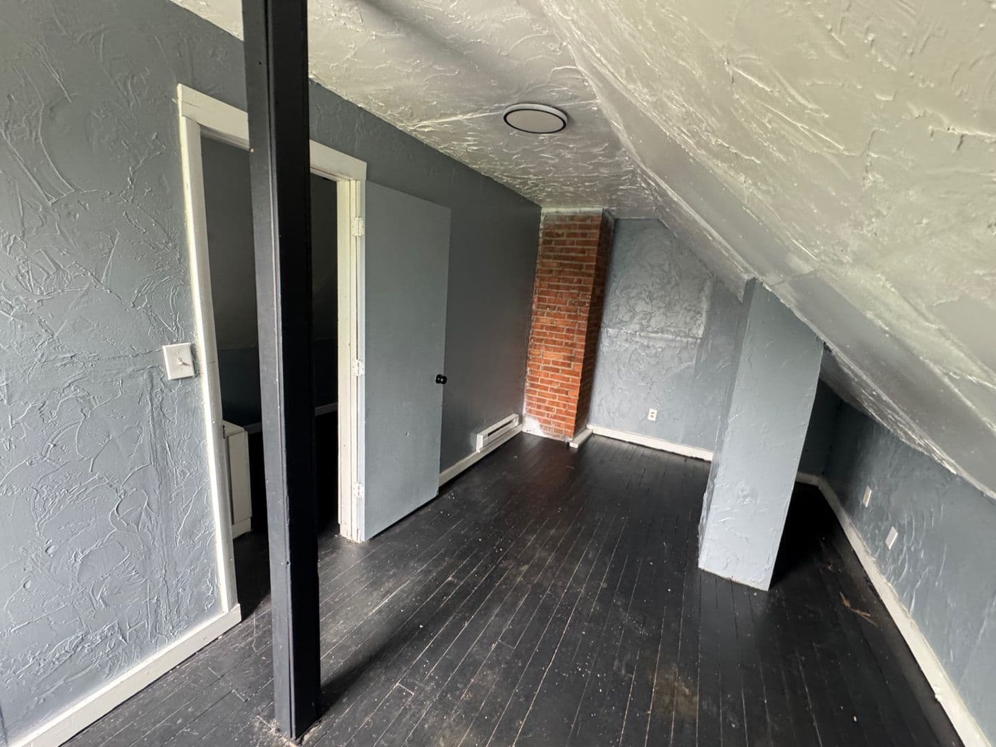 Garfield Heights Apartment: 13302 Cranwood DR