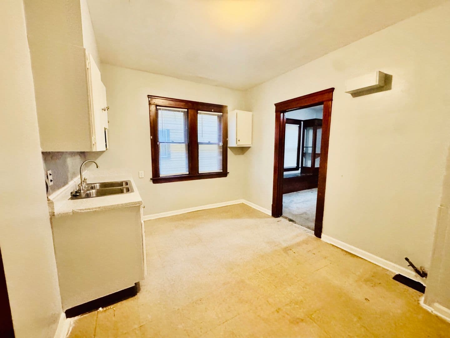 Cleveland Apartment: 2954 E 67th Street