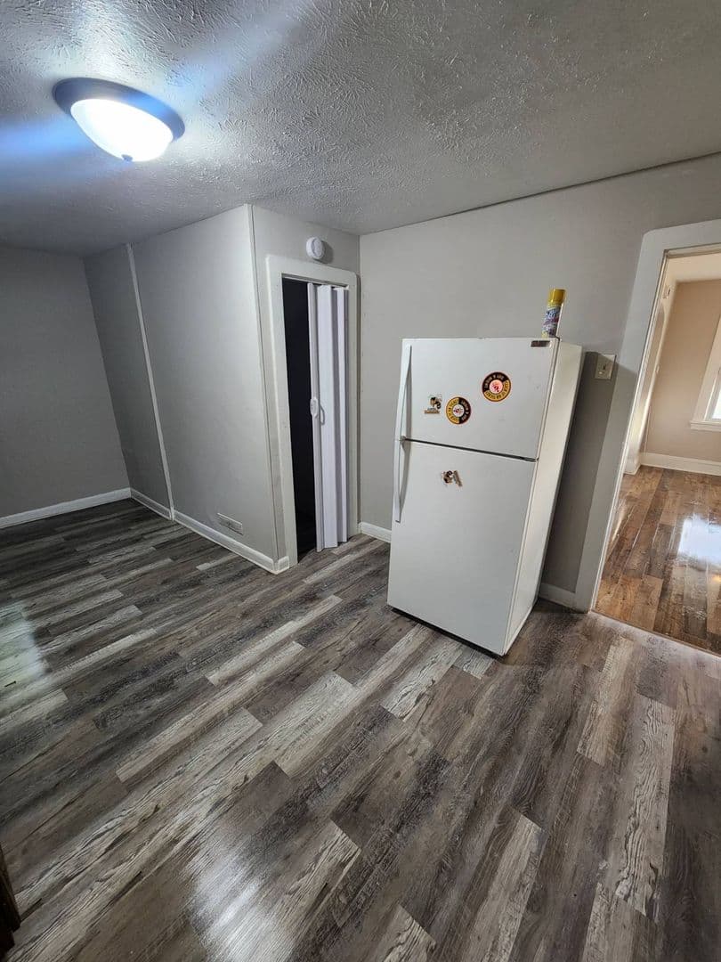 Cleveland House: 13611 Chapelside Avenue