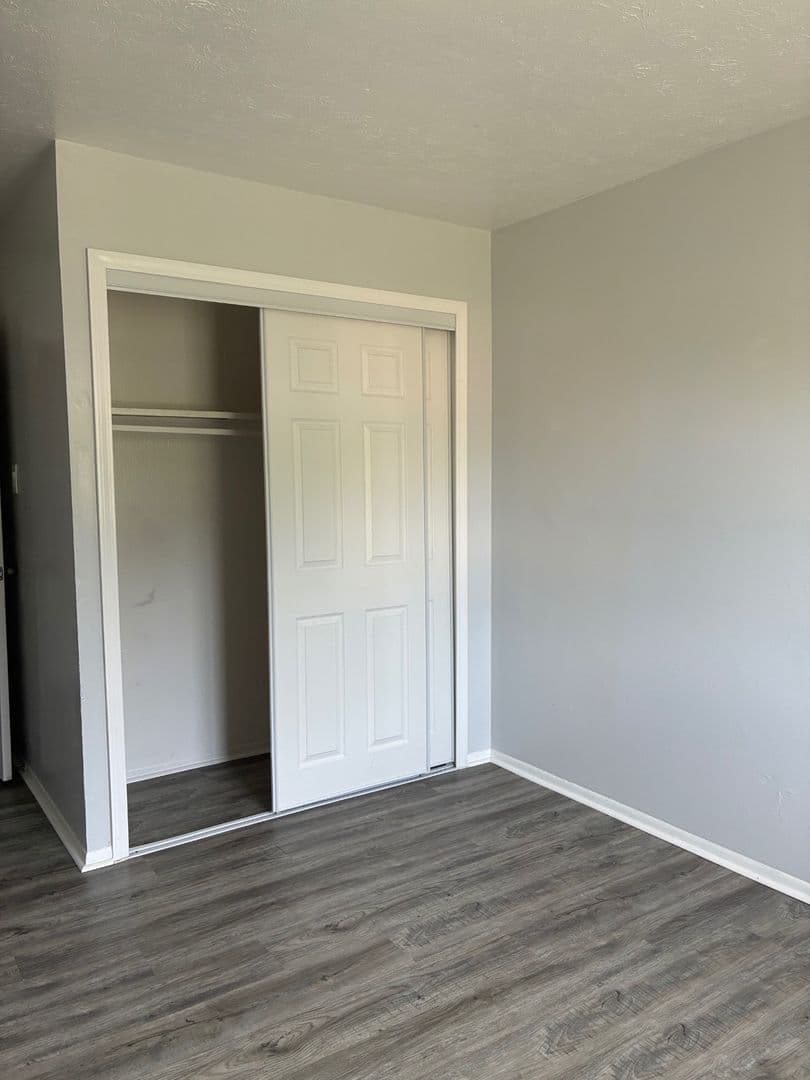 Lorain Apartment: 1545 Fillmore Ave