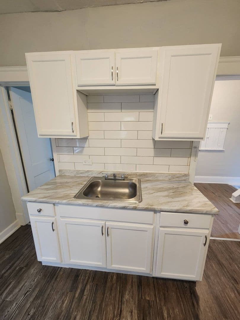 Cleveland Apartment: 2762 E 120 St