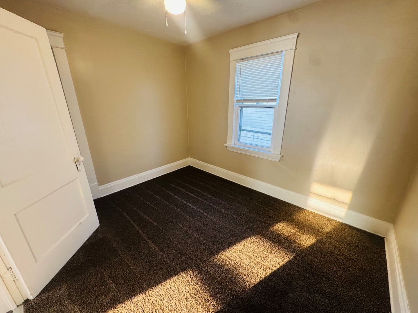 CLEVELAND Apartment: 10004 MT AUBURN AVE