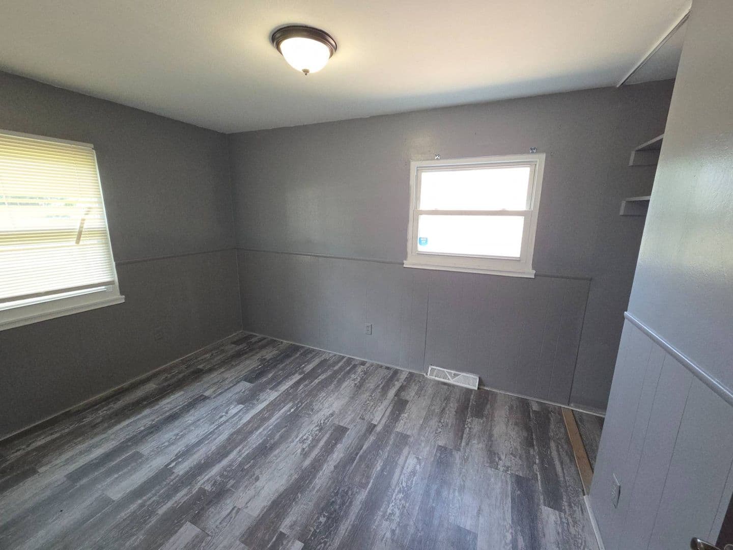 LORAIN House: 2401 EASTLAWN ST