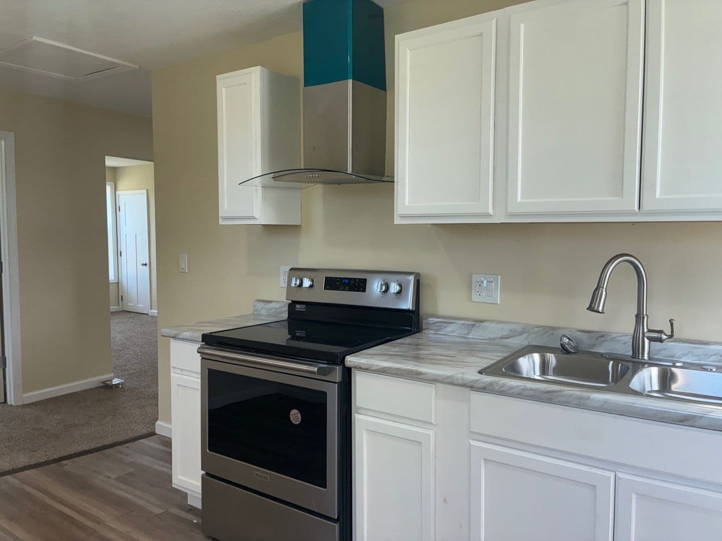 Lorain Apartment: 2400 Oberlin Ave,