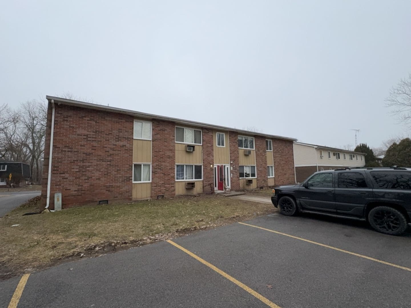 Toledo Apartment: 1540 Brooke Park Dr