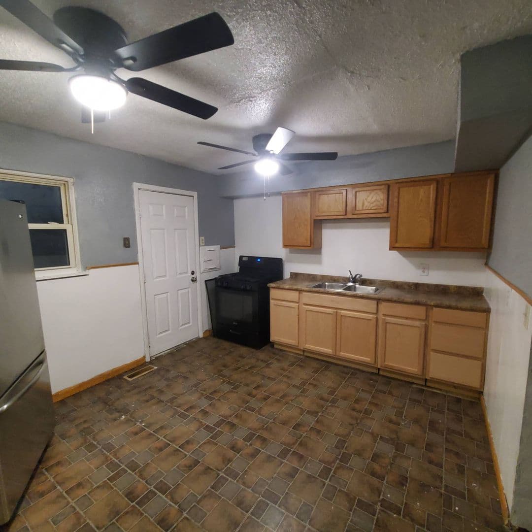Cleveland, House: 3784 E 142nd St,