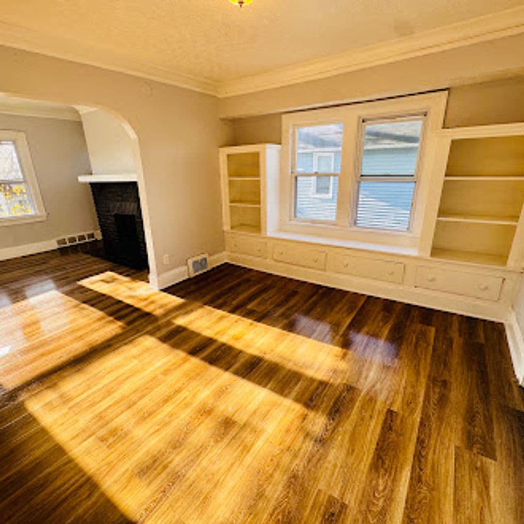 CLEVELAND Apartment: 1333 E 188th St