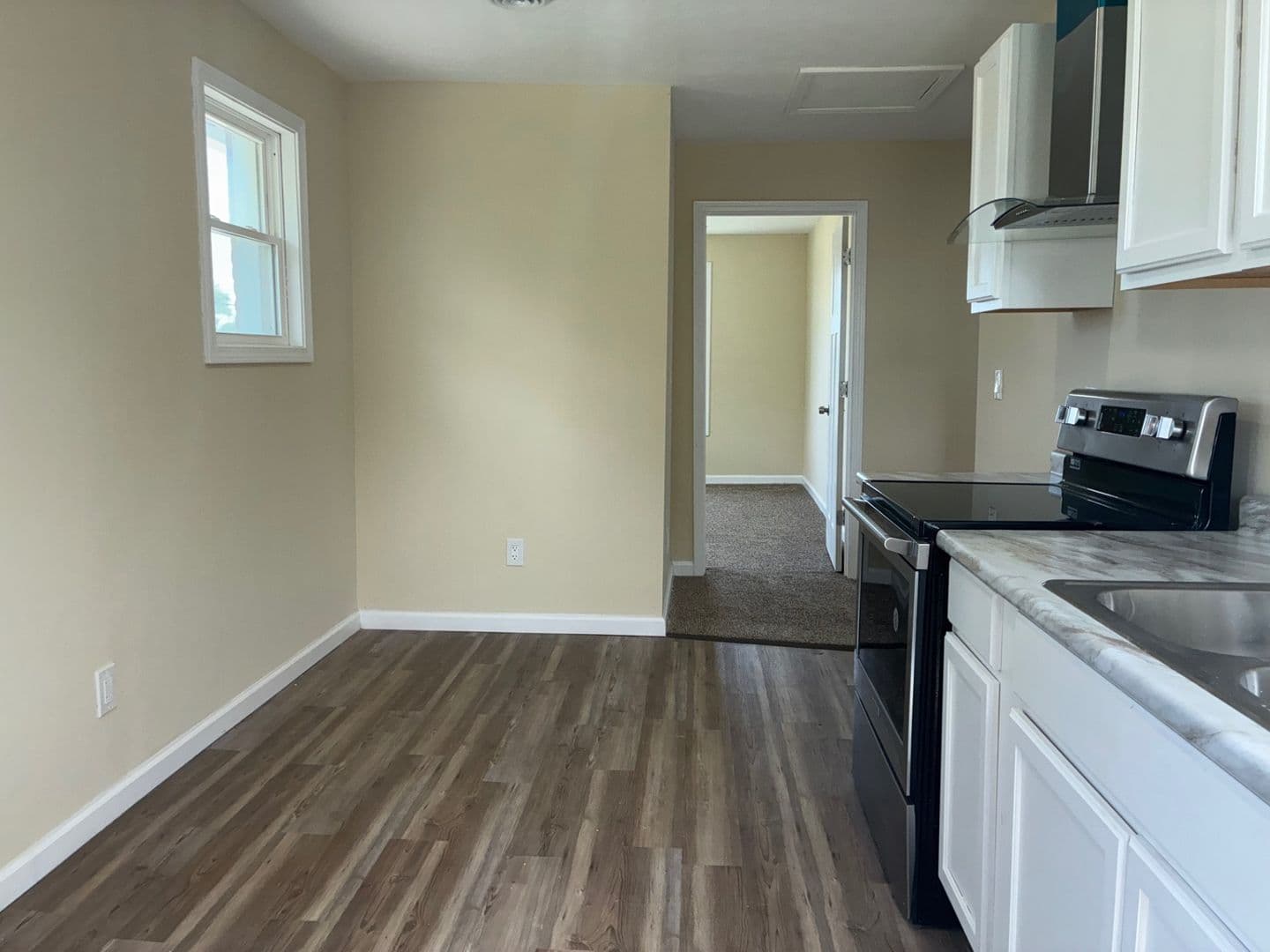 Lorain Apartment: 2400 Oberlin Ave,
