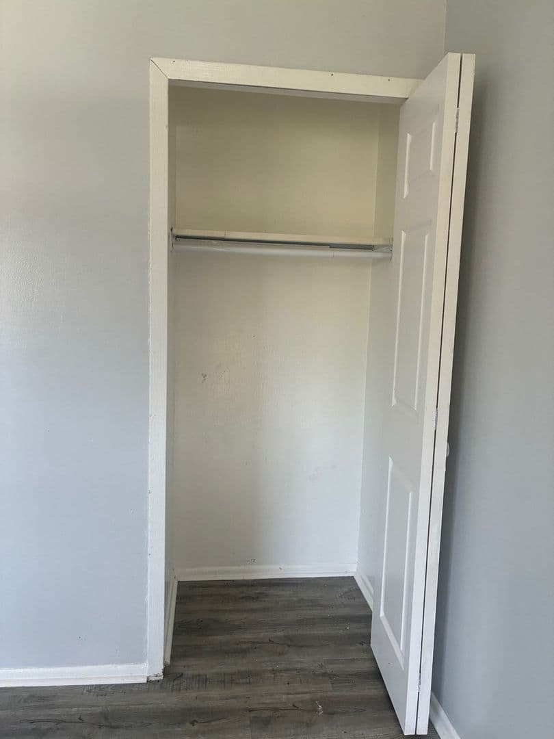 Lorain Apartment: 1545 Fillmore Ave