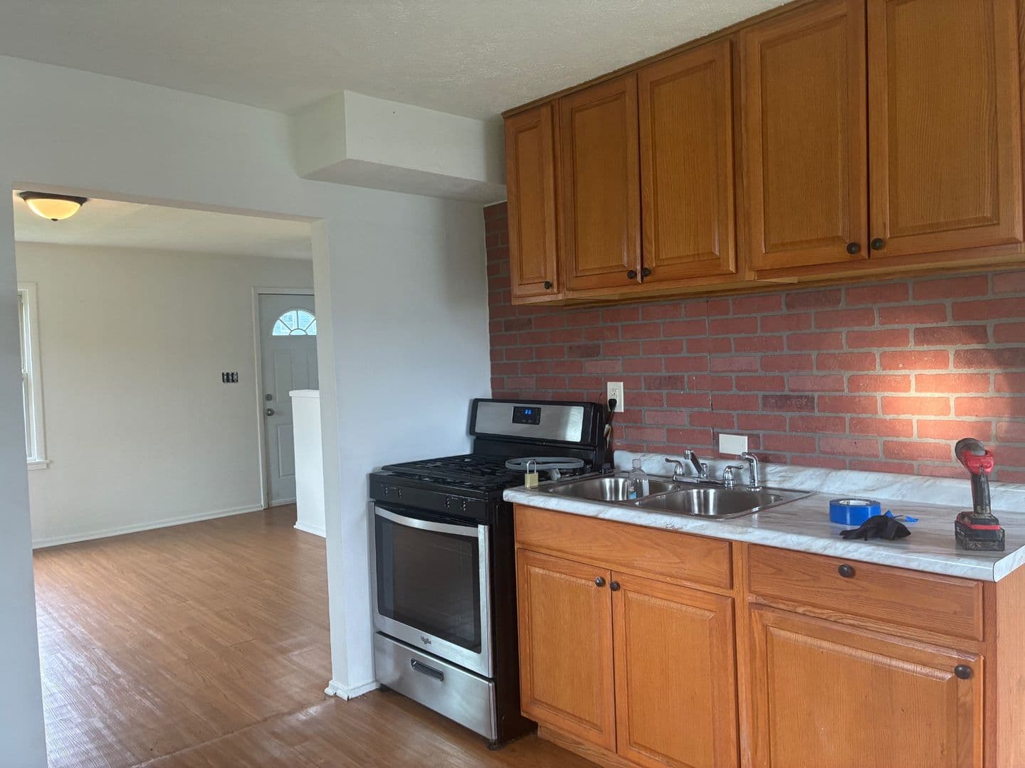 Lorain Apartment: 949-955 South Central Dr