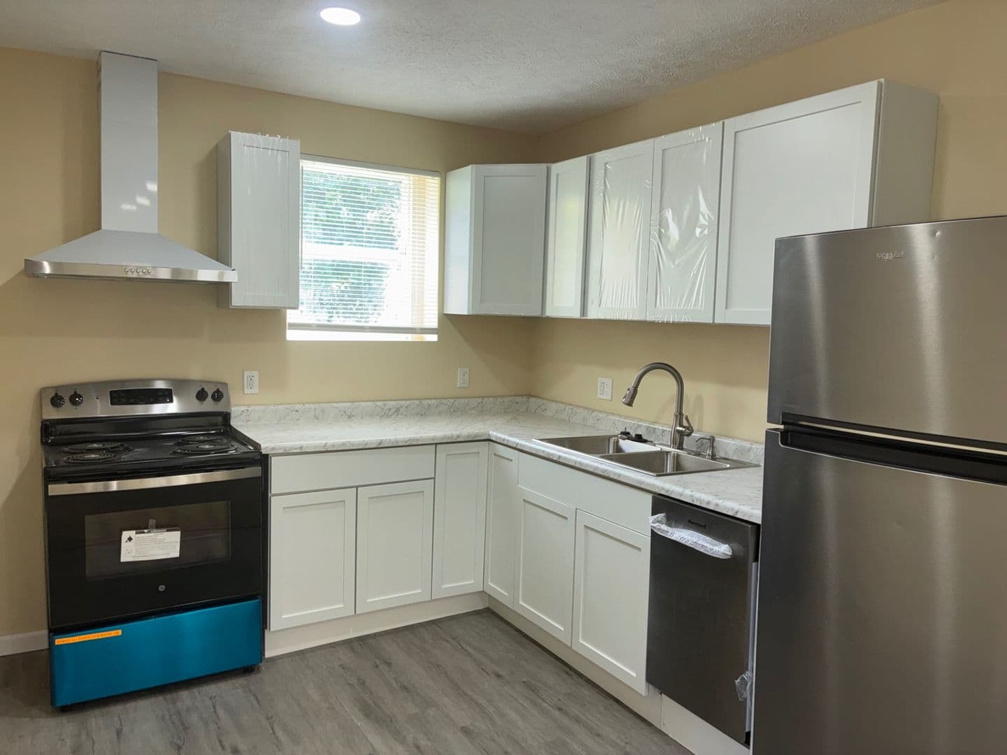 Lorain Apartment: 2400 Oberlin Ave,