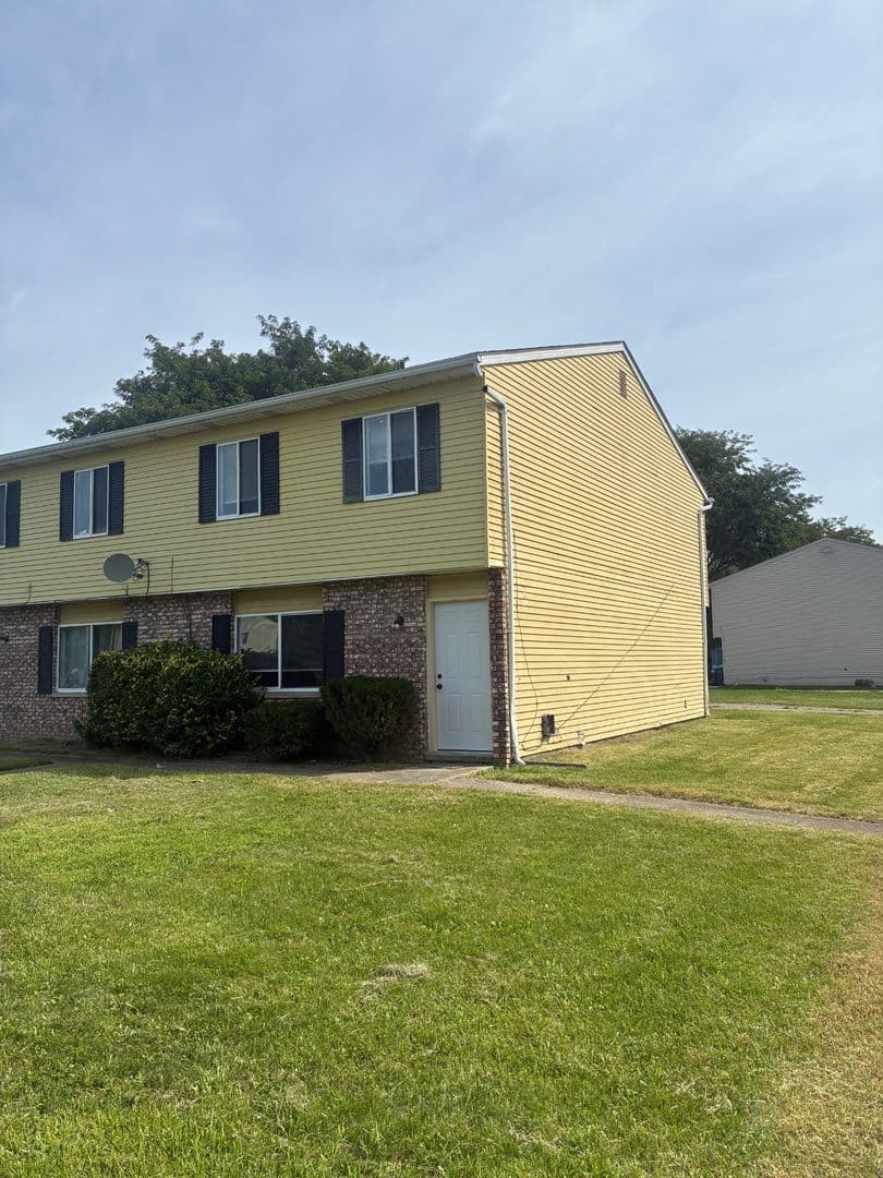 Lorain Apartment: 1545 Fillmore Ave