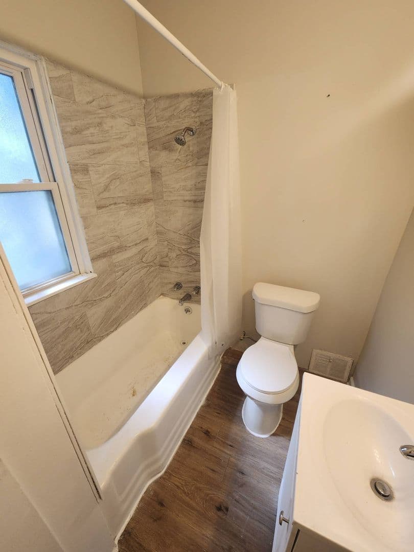Cleveland Apartment: 2762 E 120 St