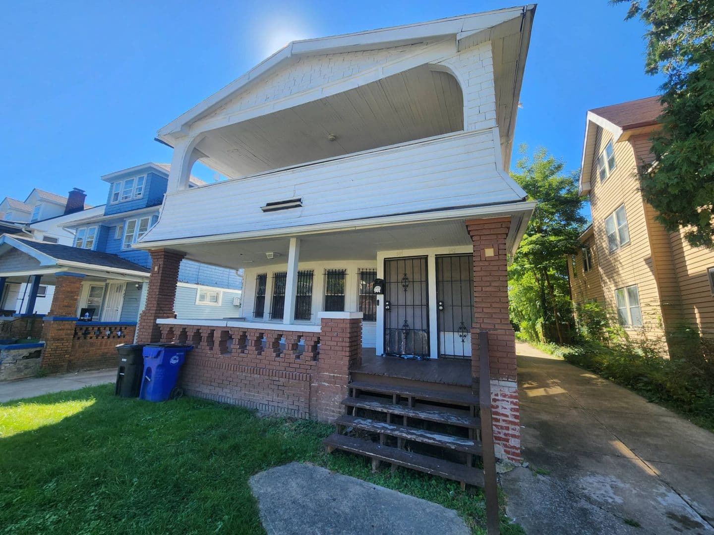 Cleveland Apartment: 942 Eddy Rd