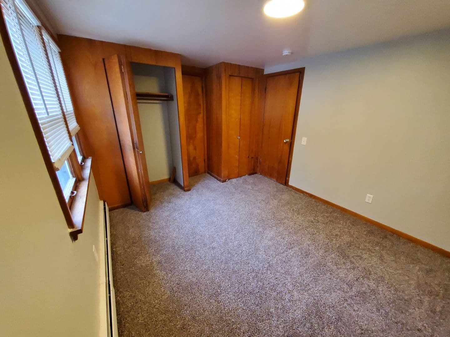 Lyndhurst House: 5451 Summit Rd