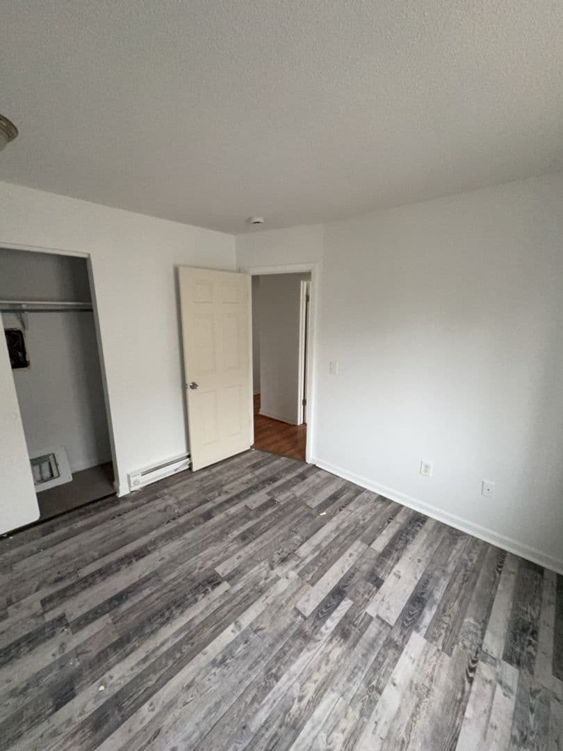 Toledo Apartment: 1509 Brooke Park Dr