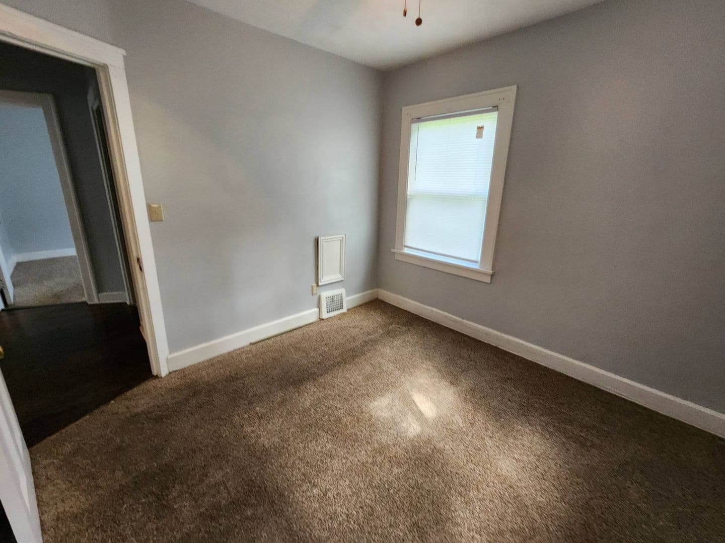 Cleveland Apartment: 13706 Eaglesmere Ave.