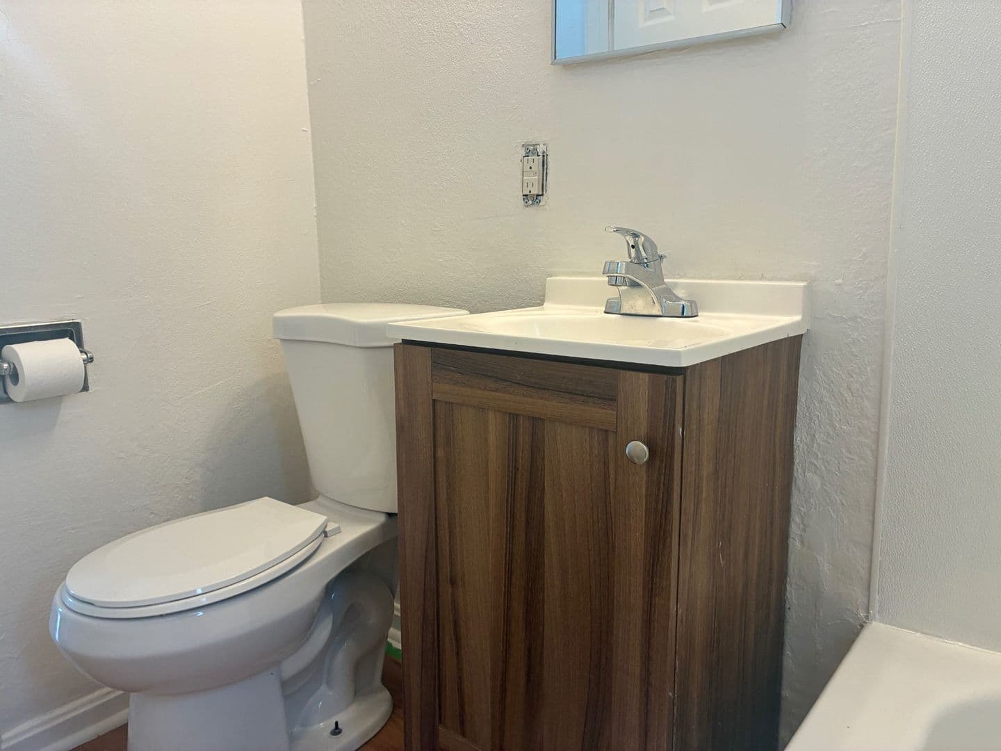 Lorain Apartment: 949-955 South Central Dr