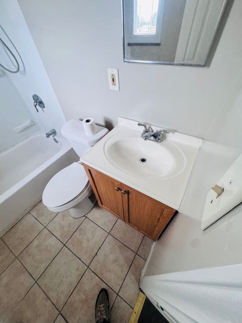 Brooklyn Apartment: 4320 Ridge Rd
