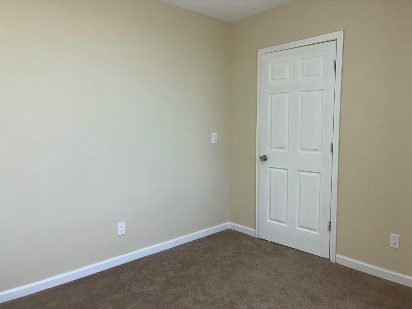 Lorain Apartment: 2400 Oberlin Ave,