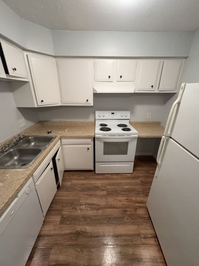 Toledo Apartment: 1509 Brooke Park Dr