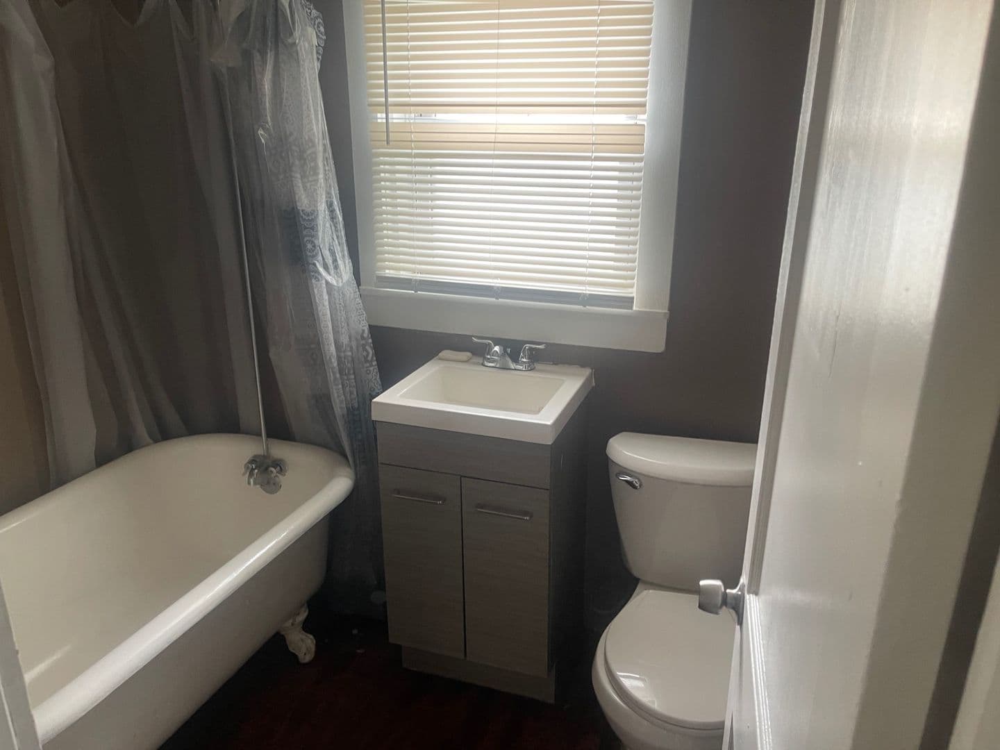 Cleveland House: 7919 FORCE AVE