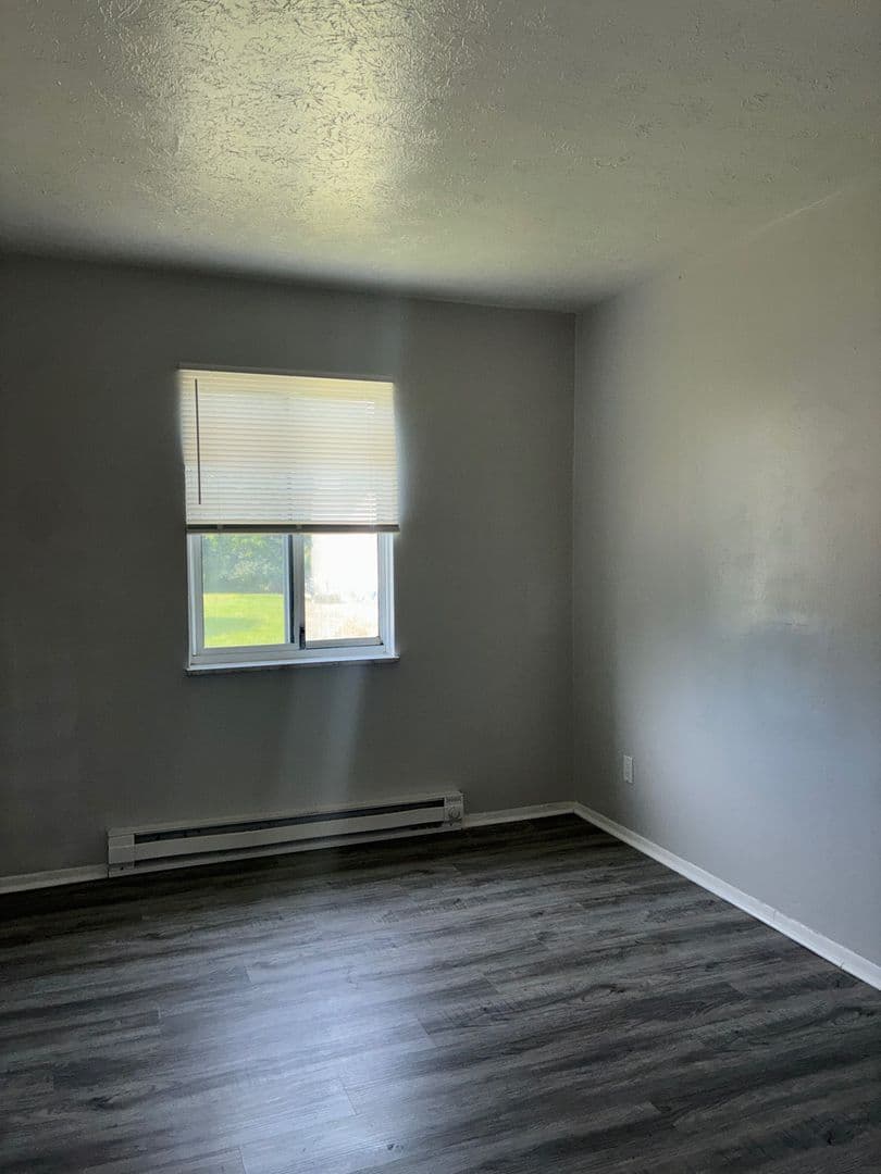 Lorain Apartment: 1545 Fillmore Ave