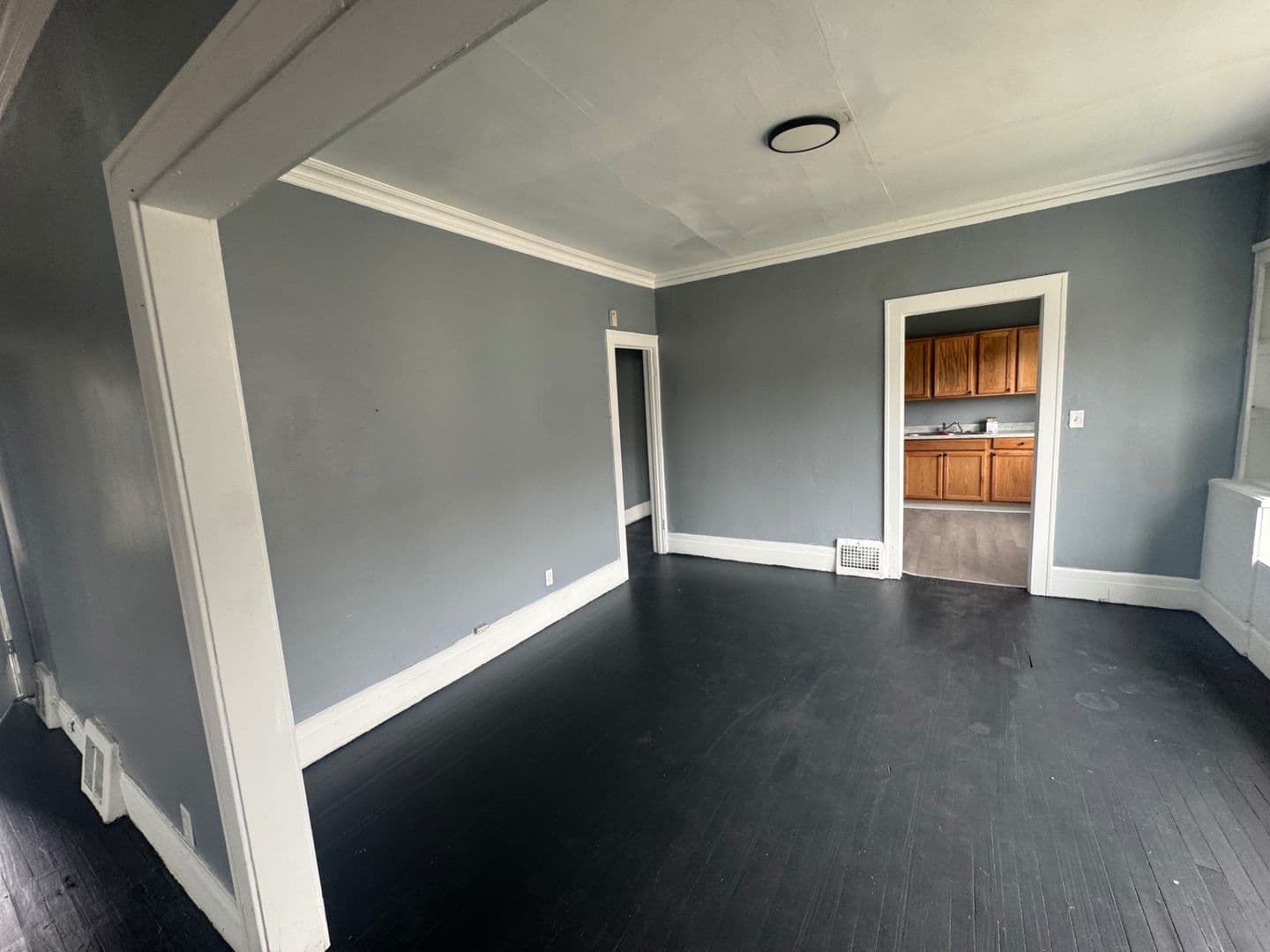 Garfield Heights Apartment: 13302 Cranwood DR