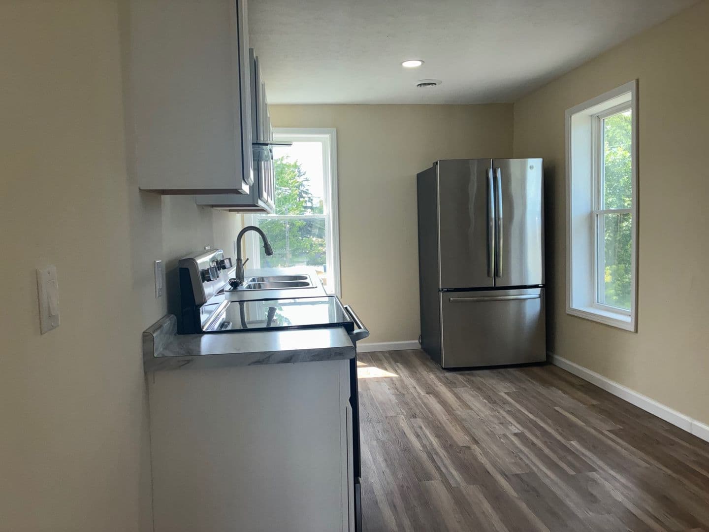 Lorain Apartment: 2400 Oberlin Ave,