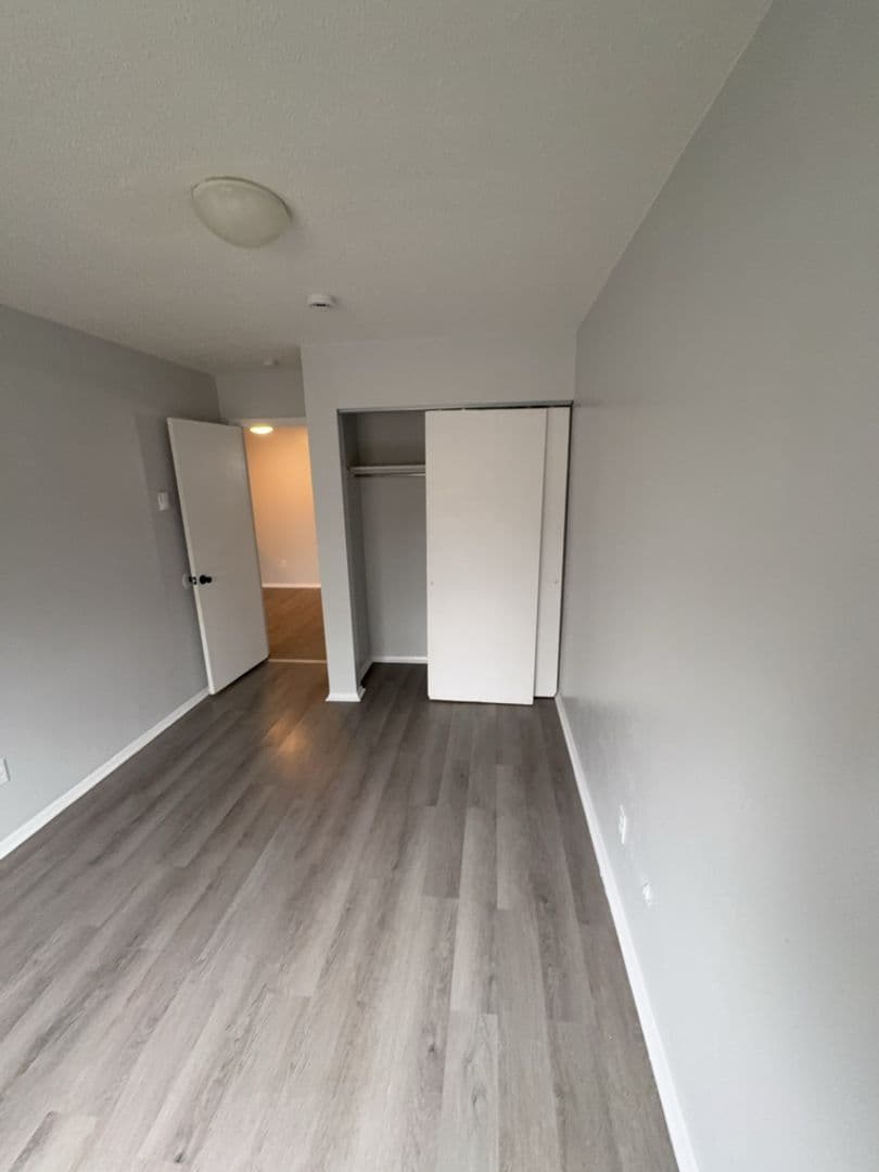Toledo Apartment: 1540 Brooke Park Dr