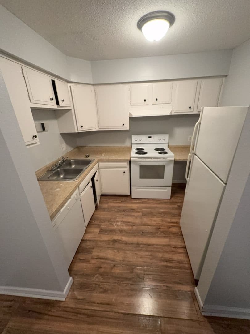 Toledo Apartment: 1509 Brooke Park Dr