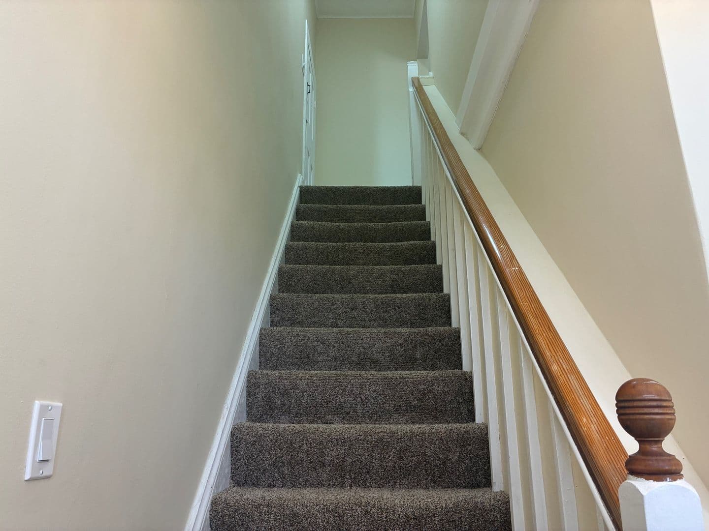 Lorain Apartment: 2400 Oberlin Ave,