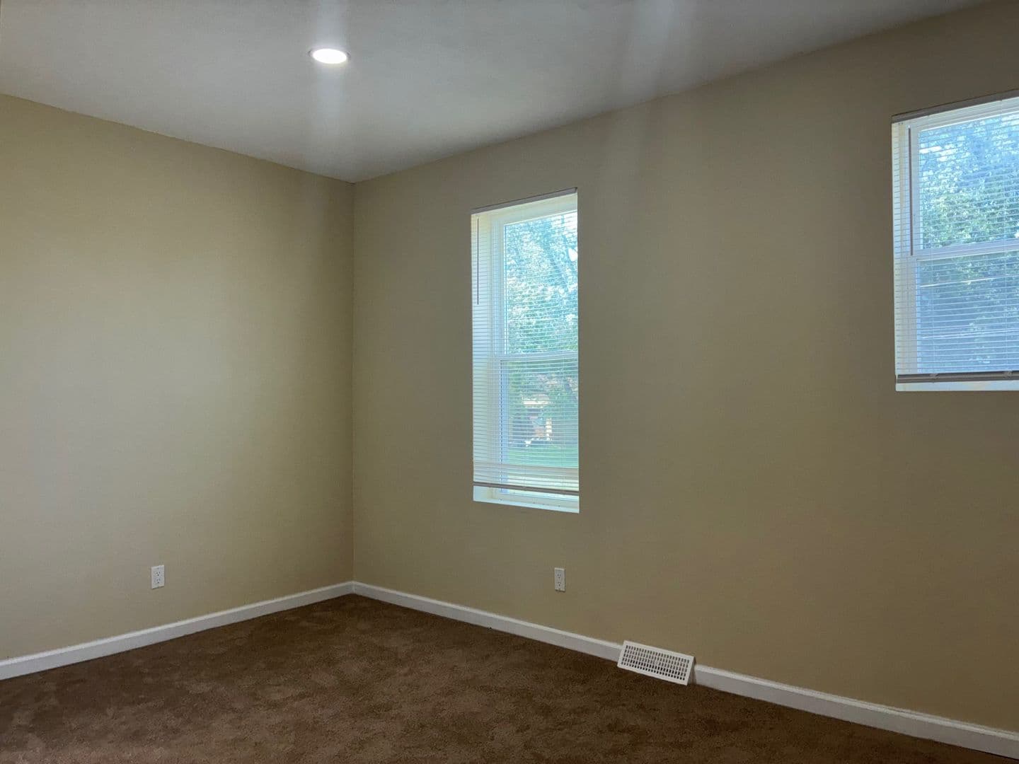 Lorain Apartment: 2400 Oberlin Ave,
