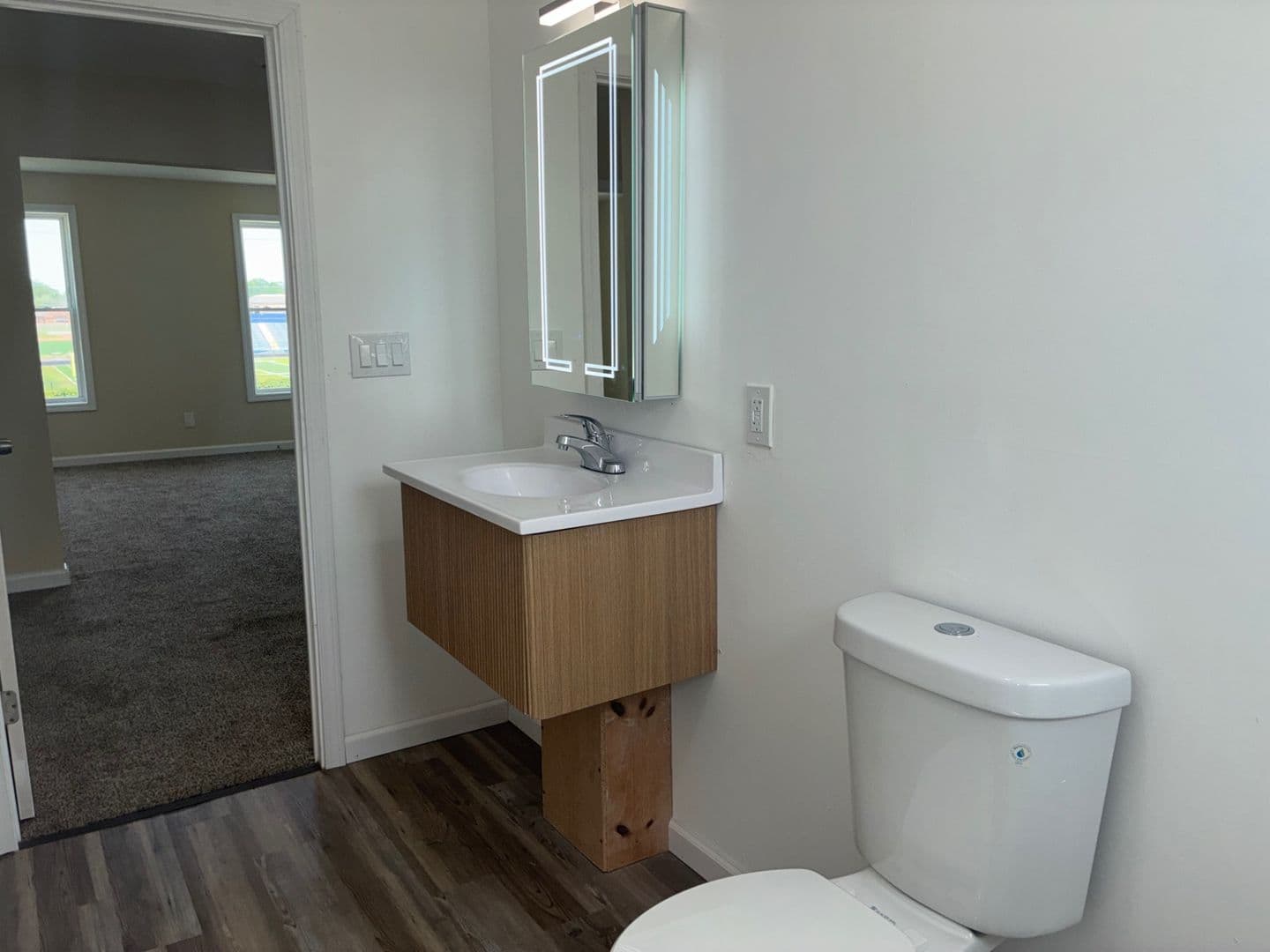Lorain Apartment: 2400 Oberlin Ave,