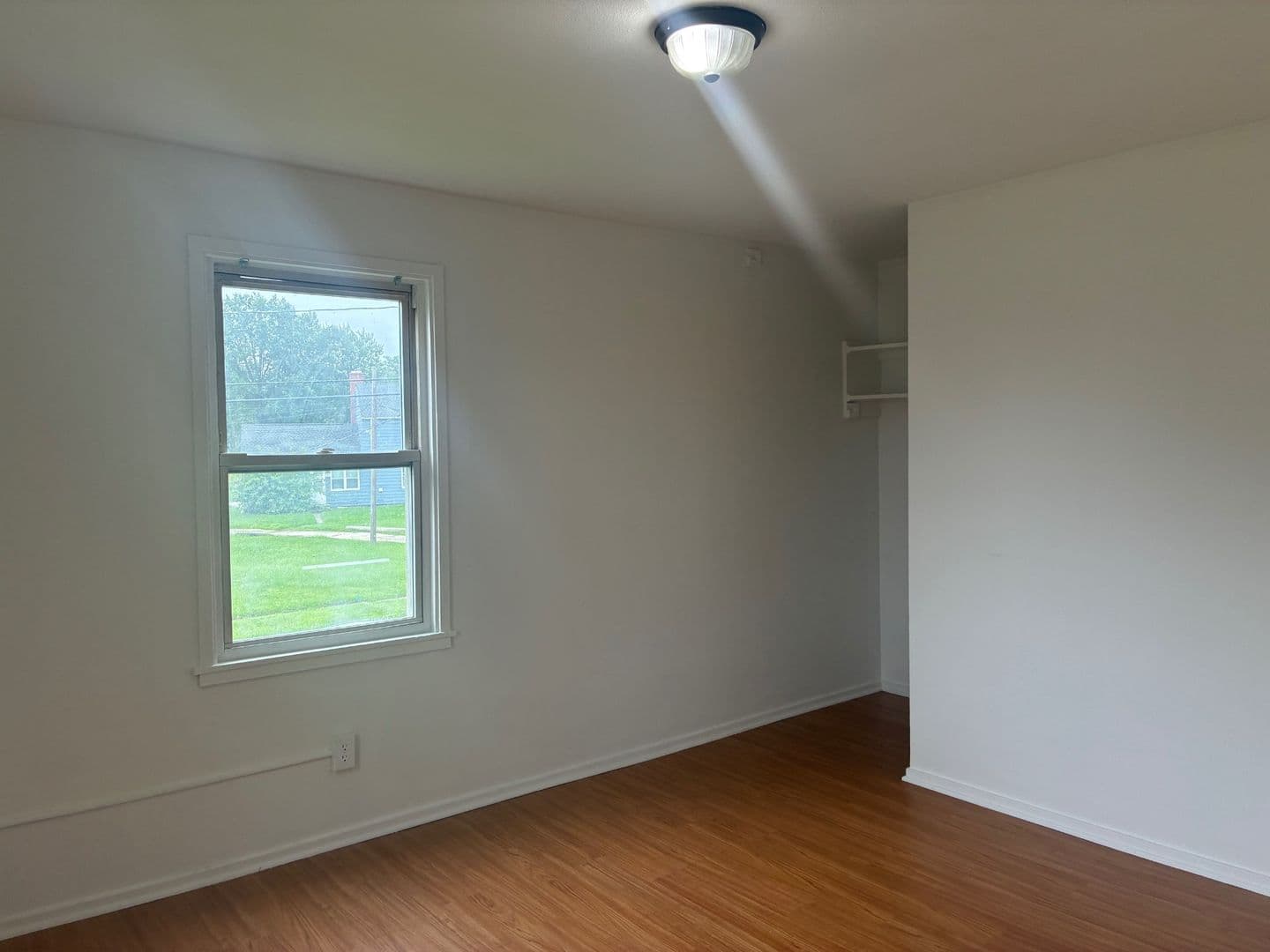 Lorain Apartment: 949-955 South Central Dr