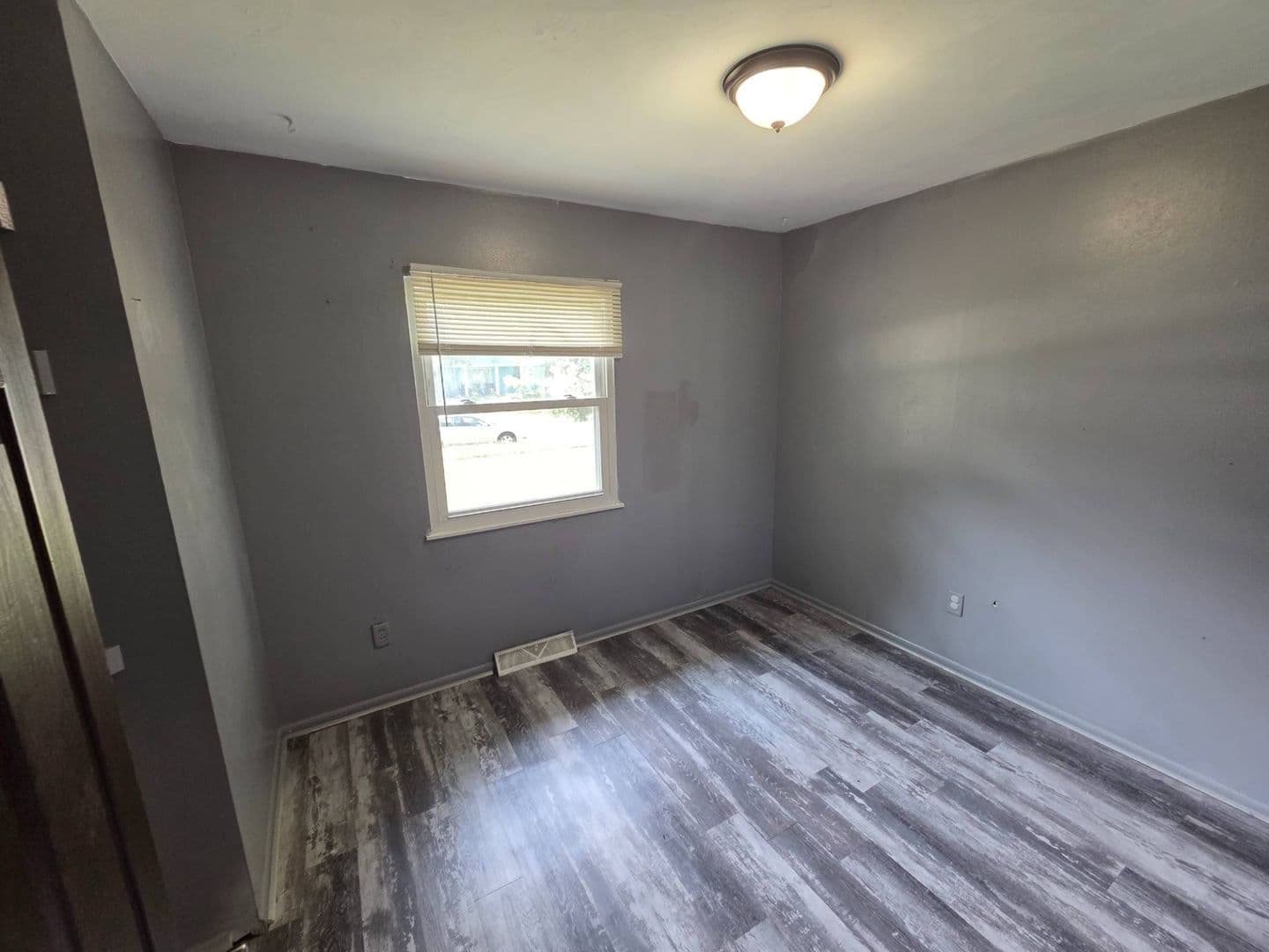 LORAIN House: 2401 EASTLAWN ST