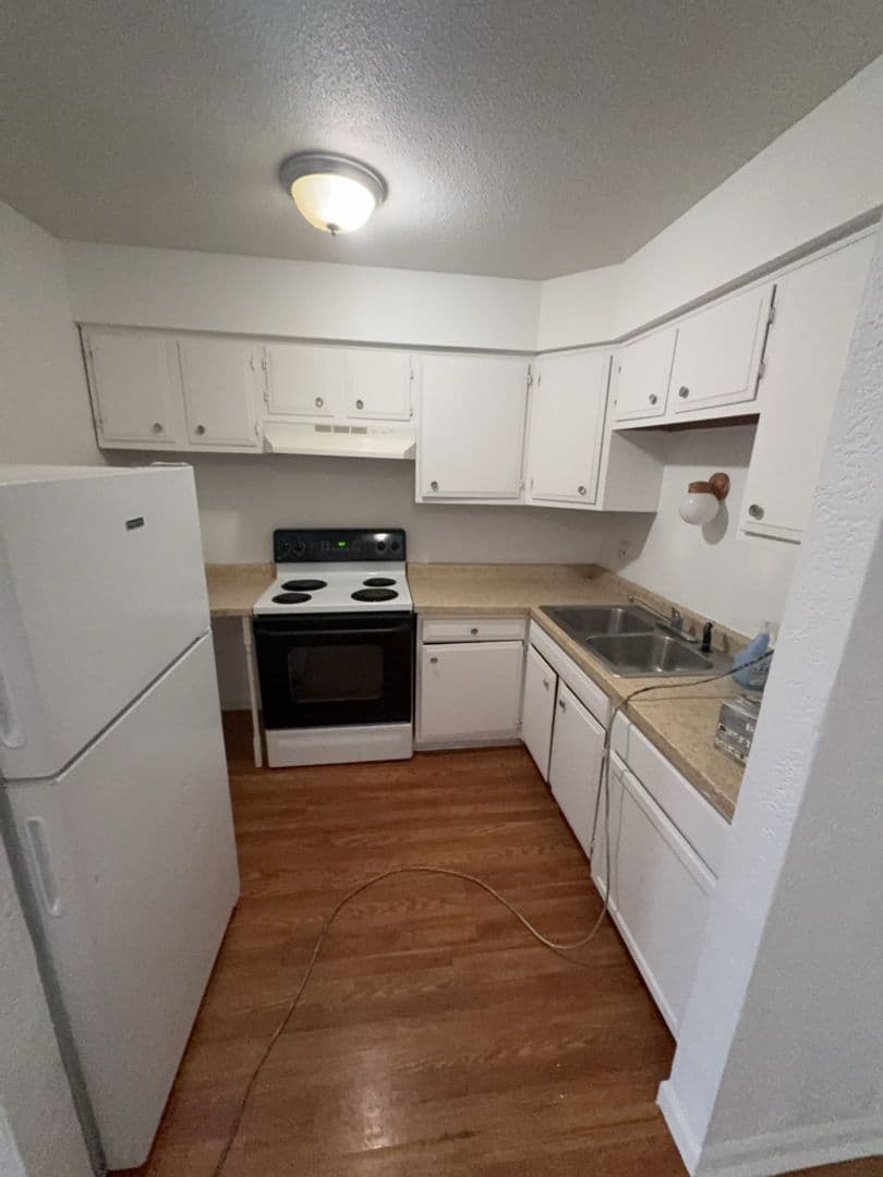 Toledo Apartment: 1509 Brooke Park Dr