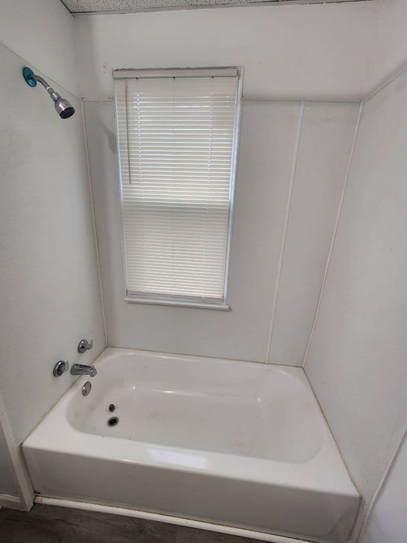 Cleveland Apartment: 13302 Ferris Ave