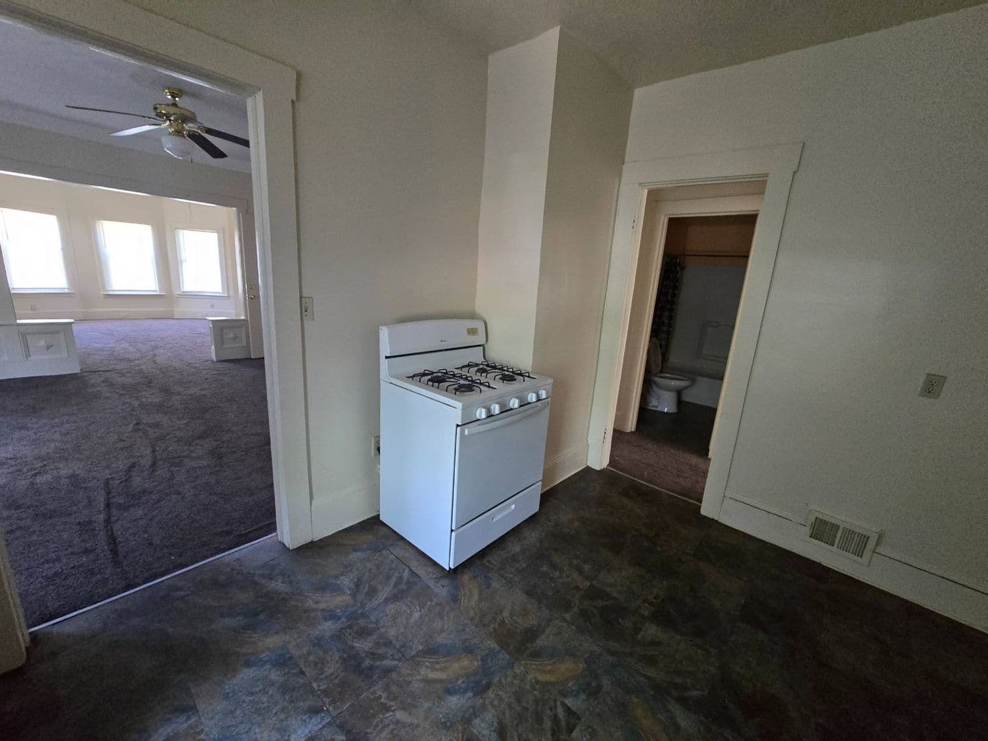 CLEVELAND Apartment: 10808 St Clair Ave