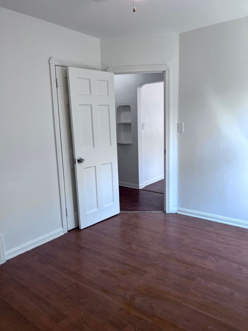 Cleveland Apartment: 3666 W 117th St