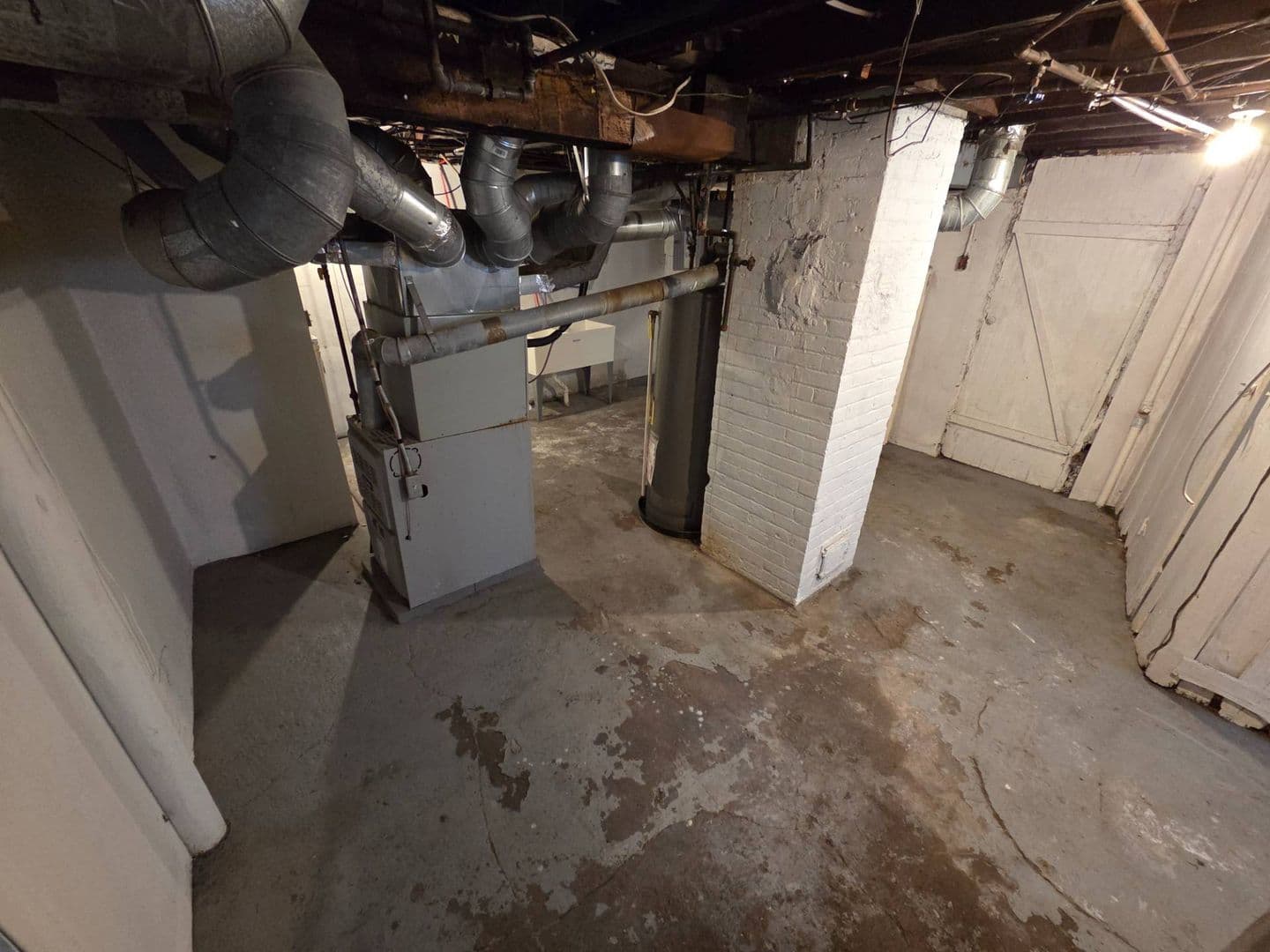 Cleveland House: 2636 East Blvd