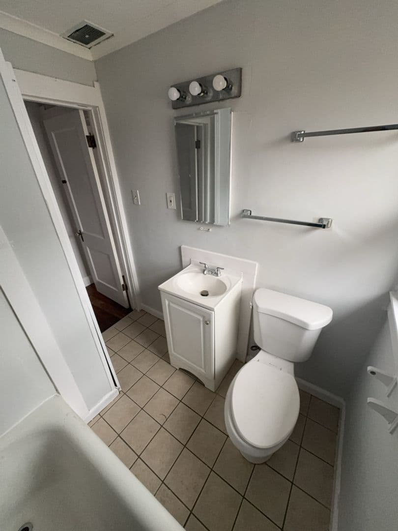 Toledo Apartment: 1509 Brooke Park Dr