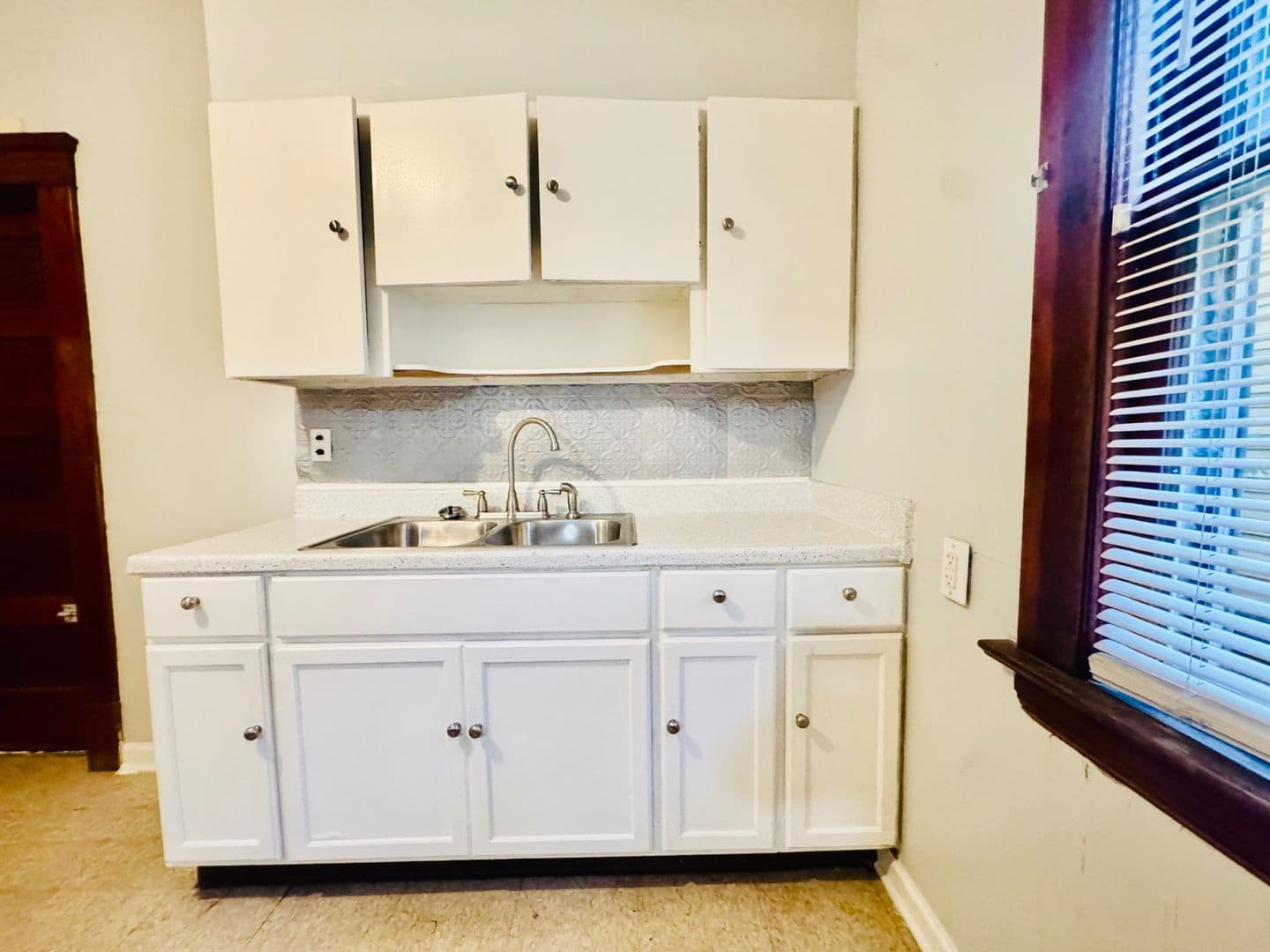 Cleveland Apartment: 2954 E 67th Street
