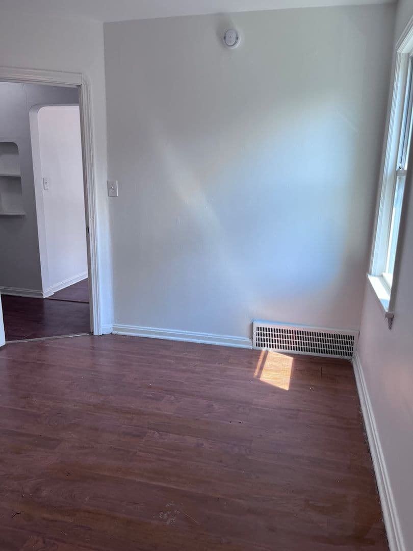 Cleveland Apartment: 3666 W 117th St