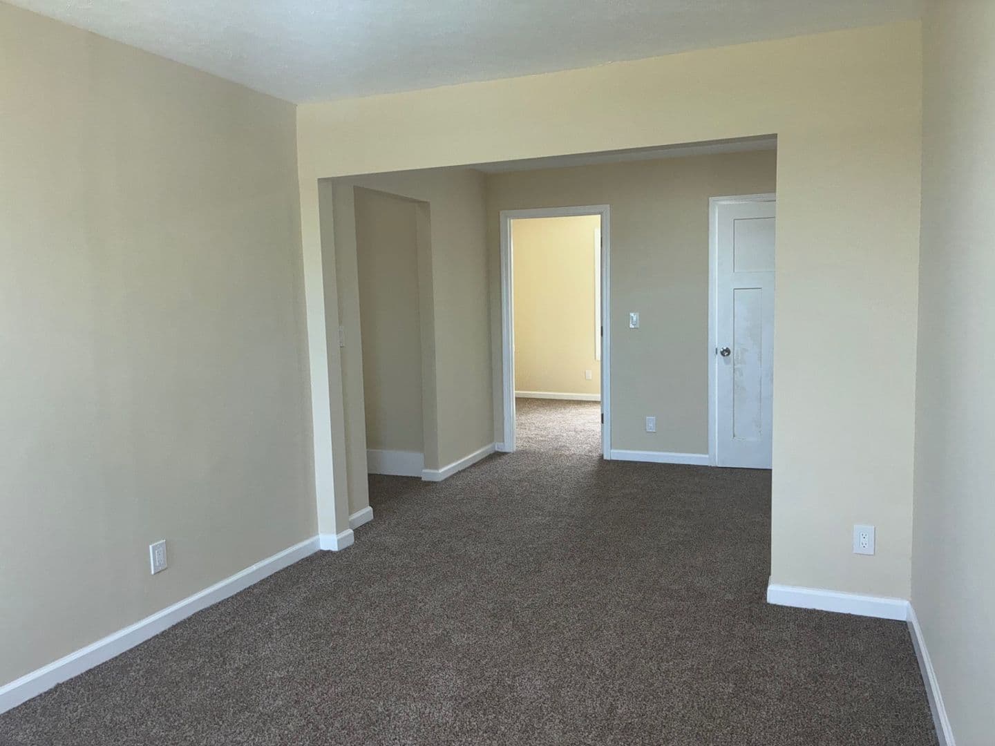 Lorain Apartment: 2400 Oberlin Ave,