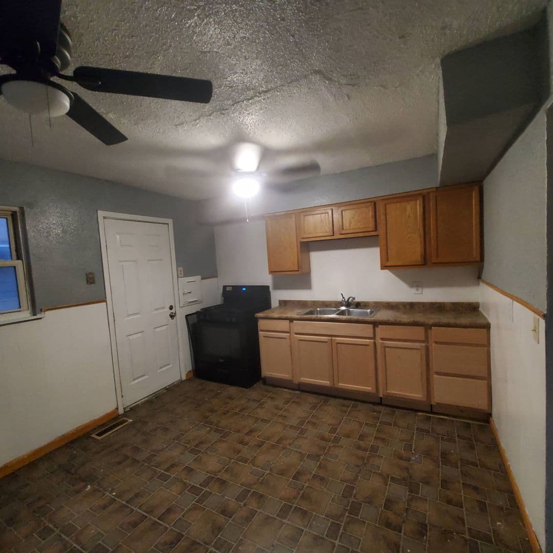 Cleveland, House: 3784 E 142nd St,
