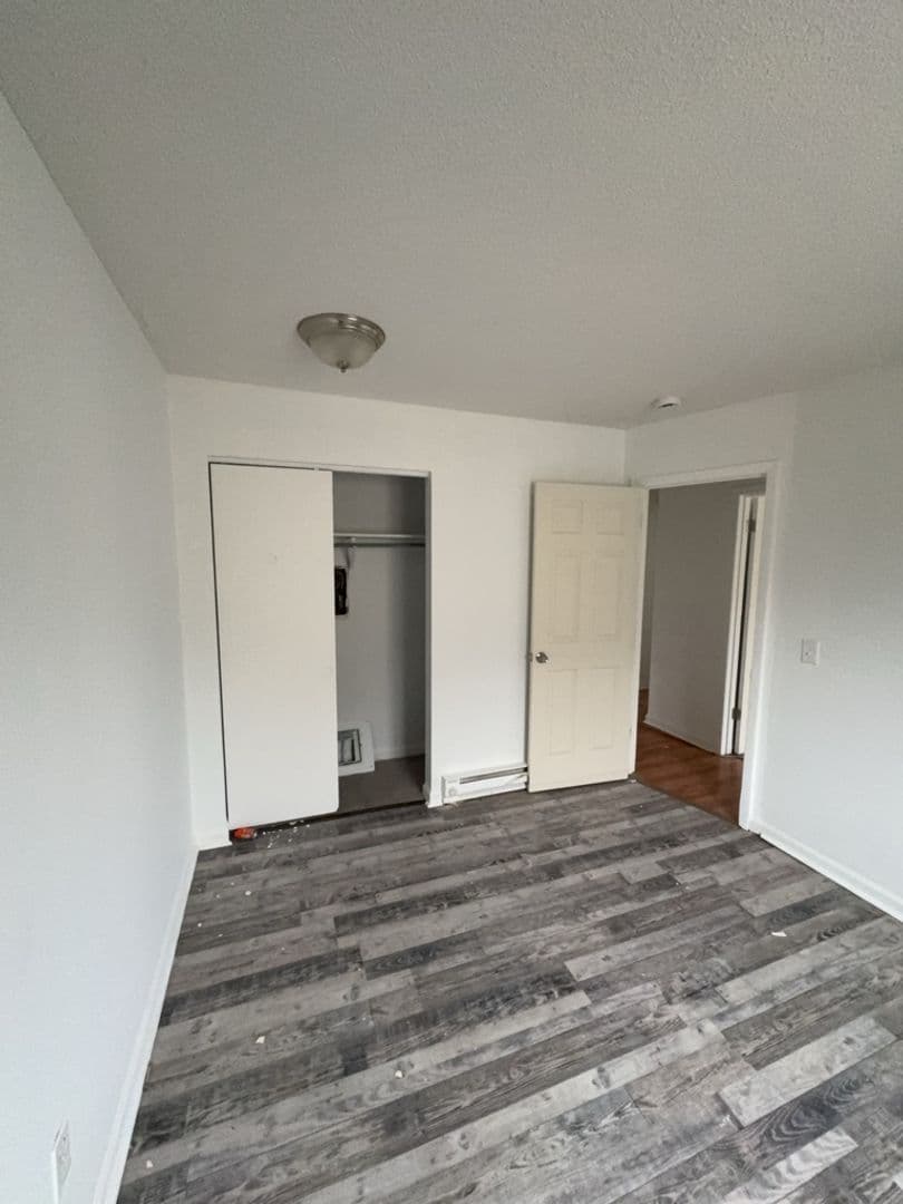Toledo Apartment: 1509 Brooke Park Dr
